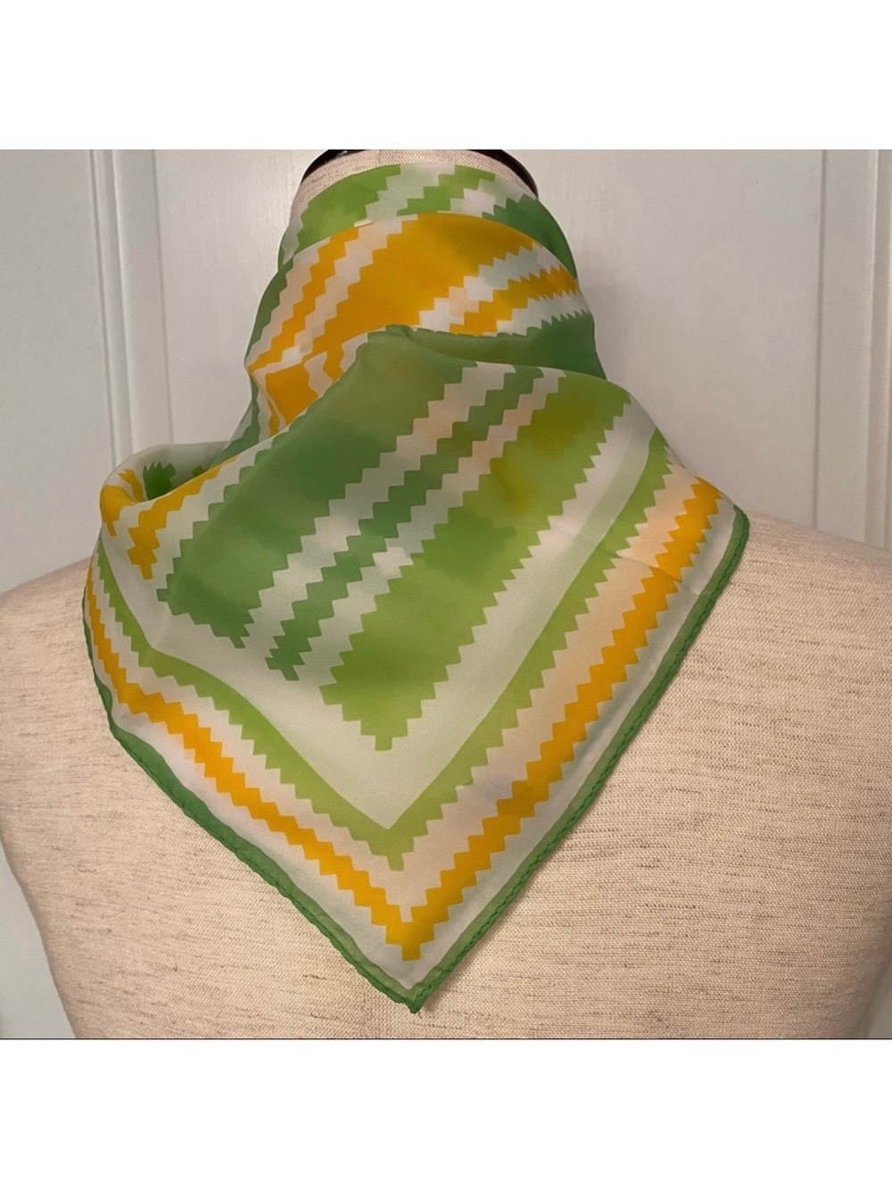 VERA SCARF VINTAGE WHITE GREEN YELLOW SQUARE POLYESTER